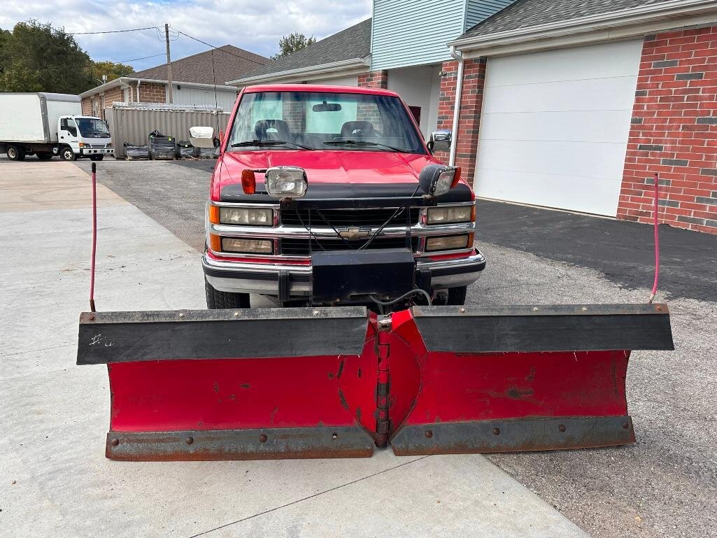 Image for GMC 16ft Box Truck, Chevy 4x4 Pickup w/ Boss V-Plow, Industrial Auction
