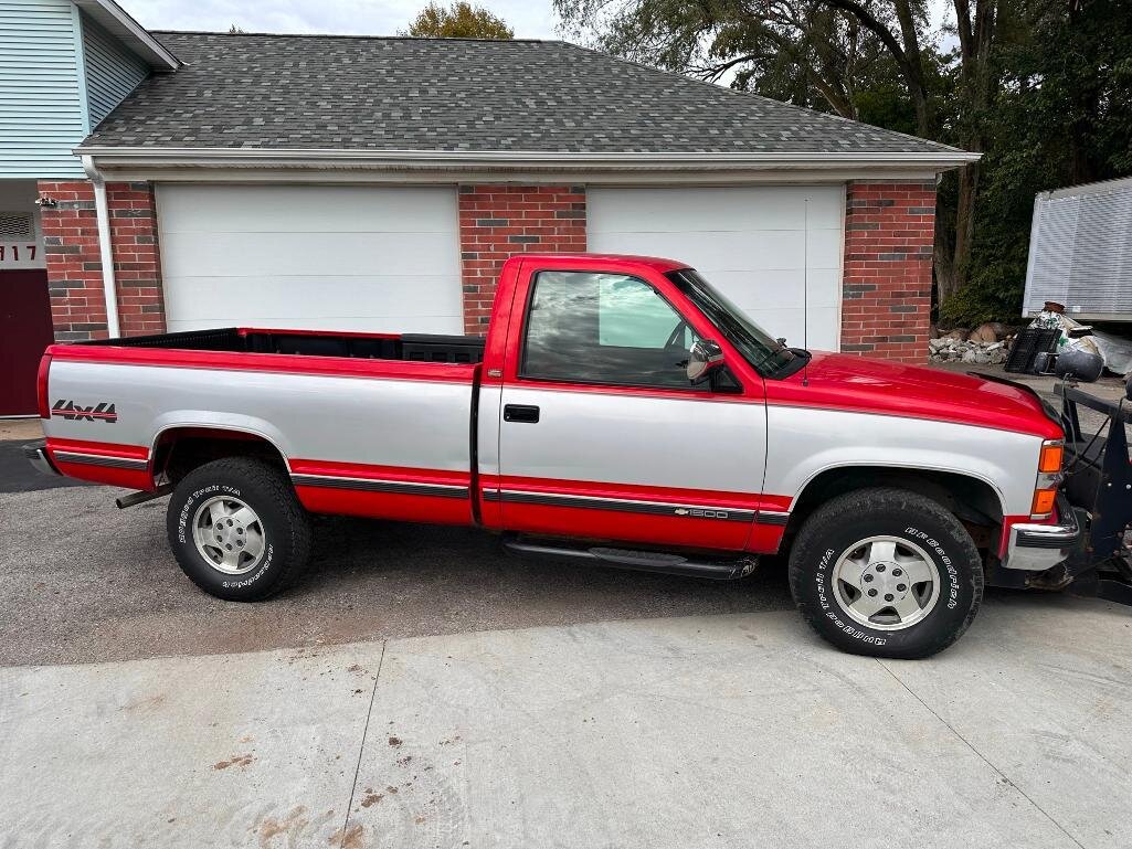 Image for GMC 16ft Box Truck, Chevy 4x4 Pickup w/ Boss V-Plow, Industrial Auction