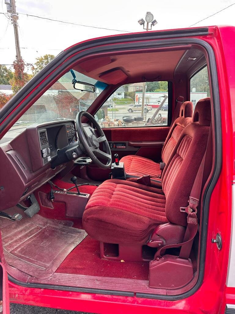 Image for GMC 16ft Box Truck, Chevy 4x4 Pickup w/ Boss V-Plow, Industrial Auction