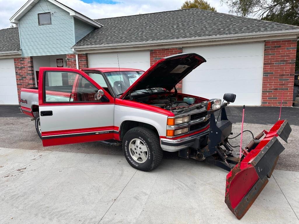 Image for GMC 16ft Box Truck, Chevy 4x4 Pickup w/ Boss V-Plow, Industrial Auction