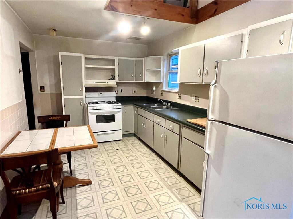 Image for MINIMUM BID AUCTION $69,000! 1351 Corry Ave