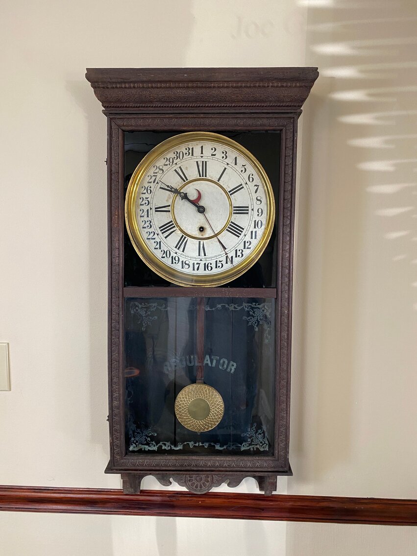 Image for Vienna, WV – Office Equipment, Furniture, Framed Prints, and Much More!