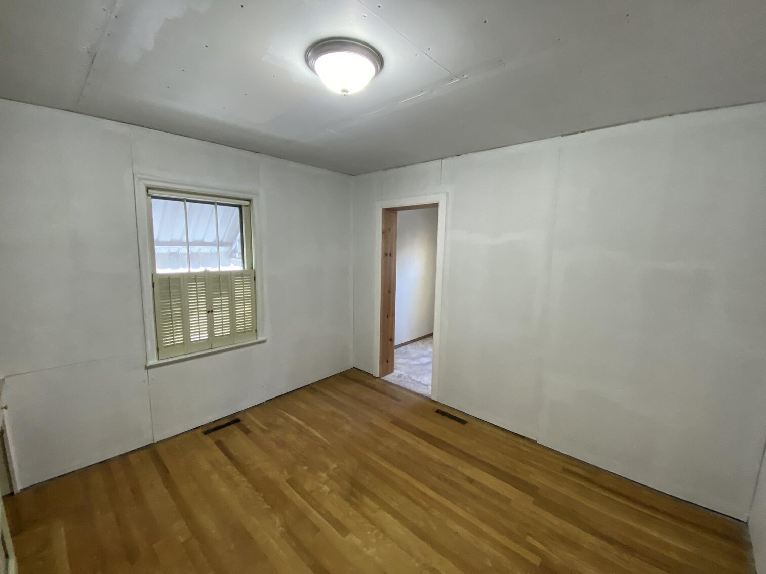 Image for SOLD $79,200 - Clean 3 Bedroom in Saint Albans