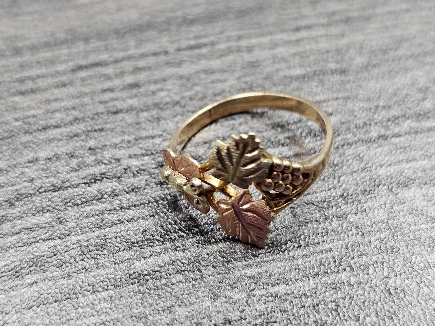 Image for Milton, WV – Vehicles, Tools, Antiques, Furniture, Coins, Case XX Knives, and more!