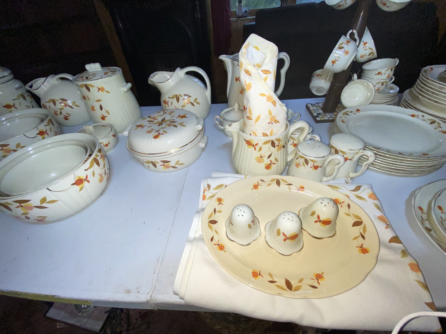 Image for Mannington, WV – Glassware, Antiques, Collectibles, Furniture, Household Goods, and More!