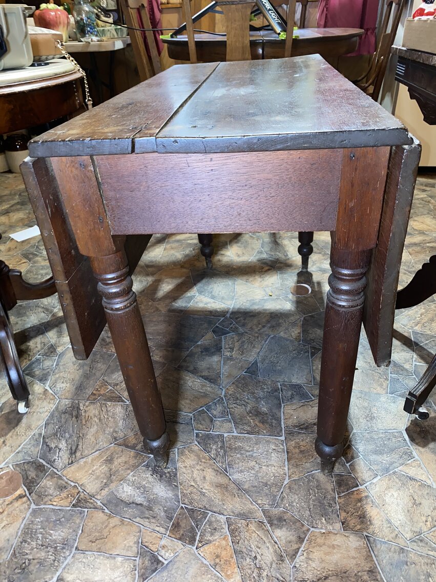 Image for Mannington, WV – Glassware, Antiques, Collectibles, Furniture, Household Goods, and More!