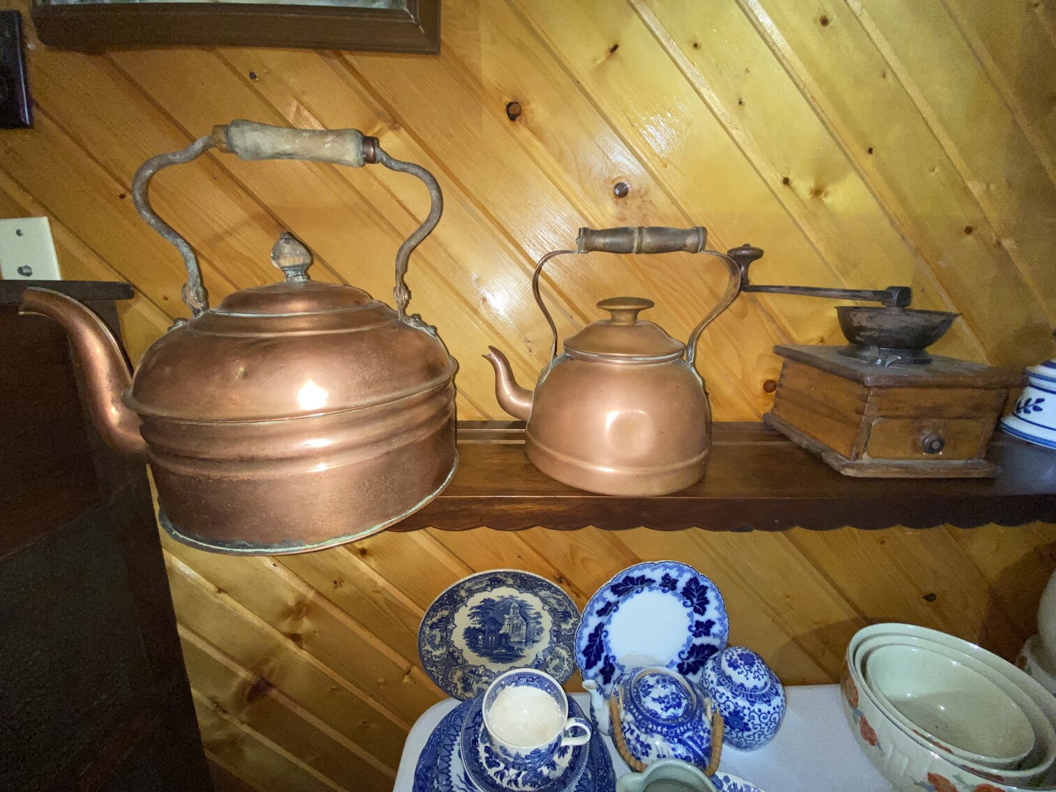 Image for Mannington, WV – Glassware, Antiques, Collectibles, Furniture, Household Goods, and More!