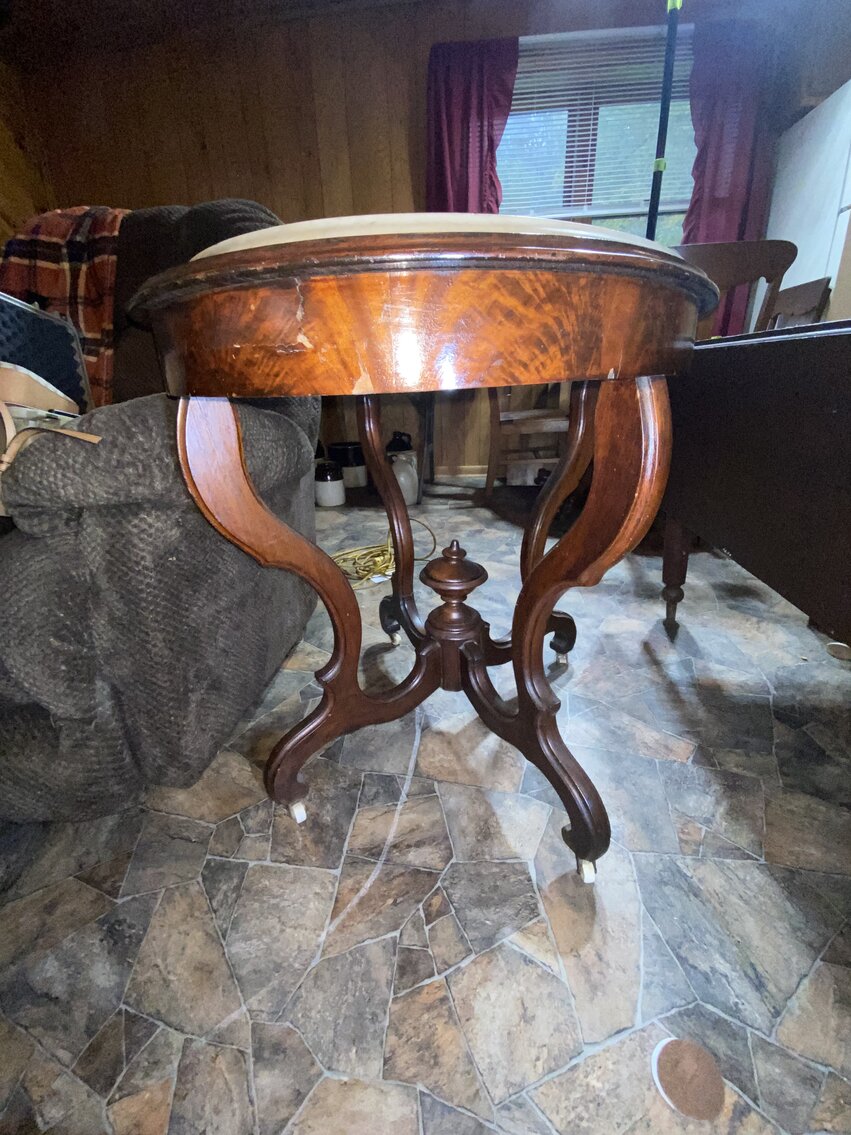 Image for Mannington, WV – Glassware, Antiques, Collectibles, Furniture, Household Goods, and More!