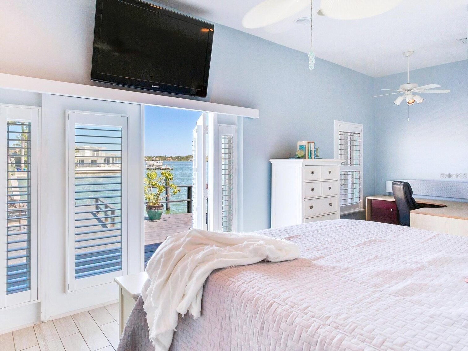 Image for 320 176TH AVENUE CIR