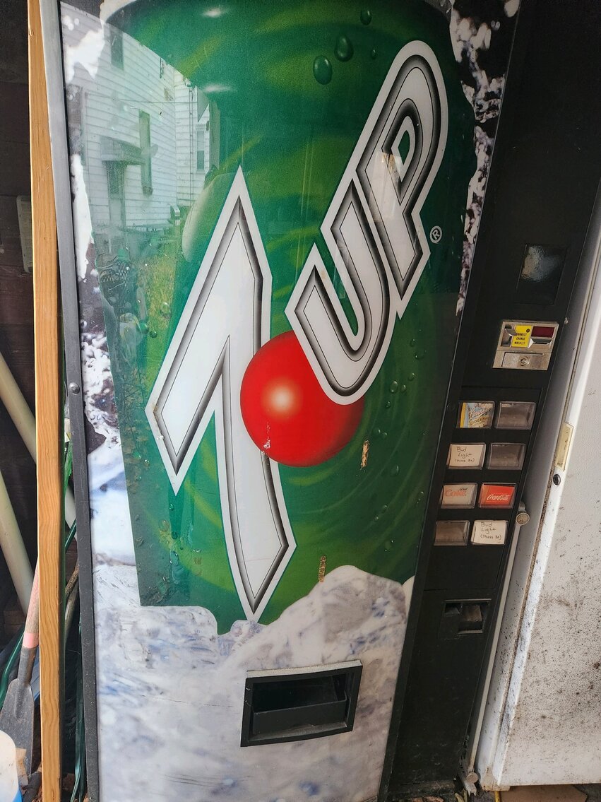 Image for (Toledo OH) Camry, Tools, Coins, Jewelry, Lionel, Stamps, Furniture, Currency (E Oakland)