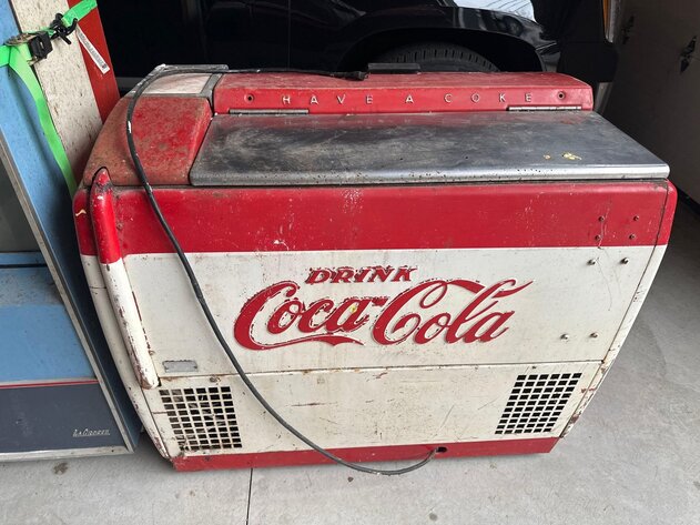 Image for (Toledo OH) Camry, Tools, Coins, Jewelry, Lionel, Stamps, Furniture, Currency (E Oakland)