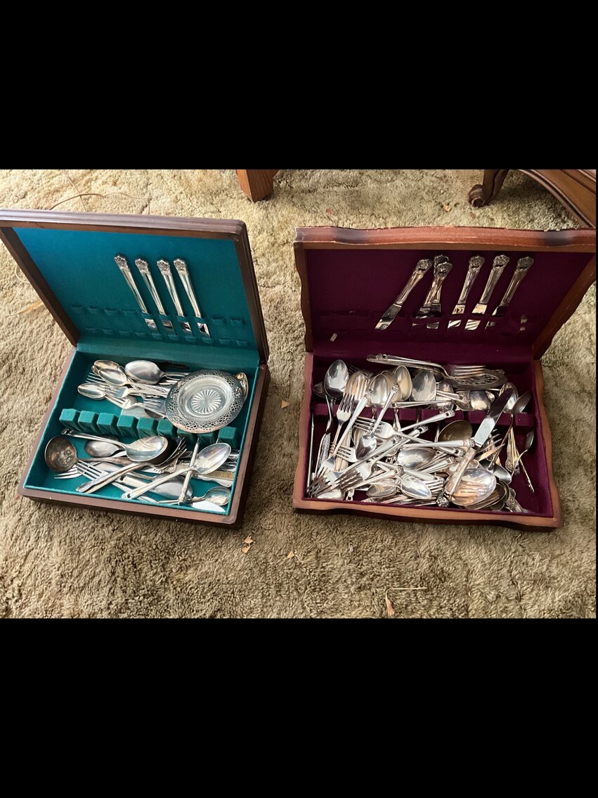 Image for (Toledo OH) Coins, Jewelry, Pottery, Furniture, Glassware, Pyrex (Atlantic Ave)