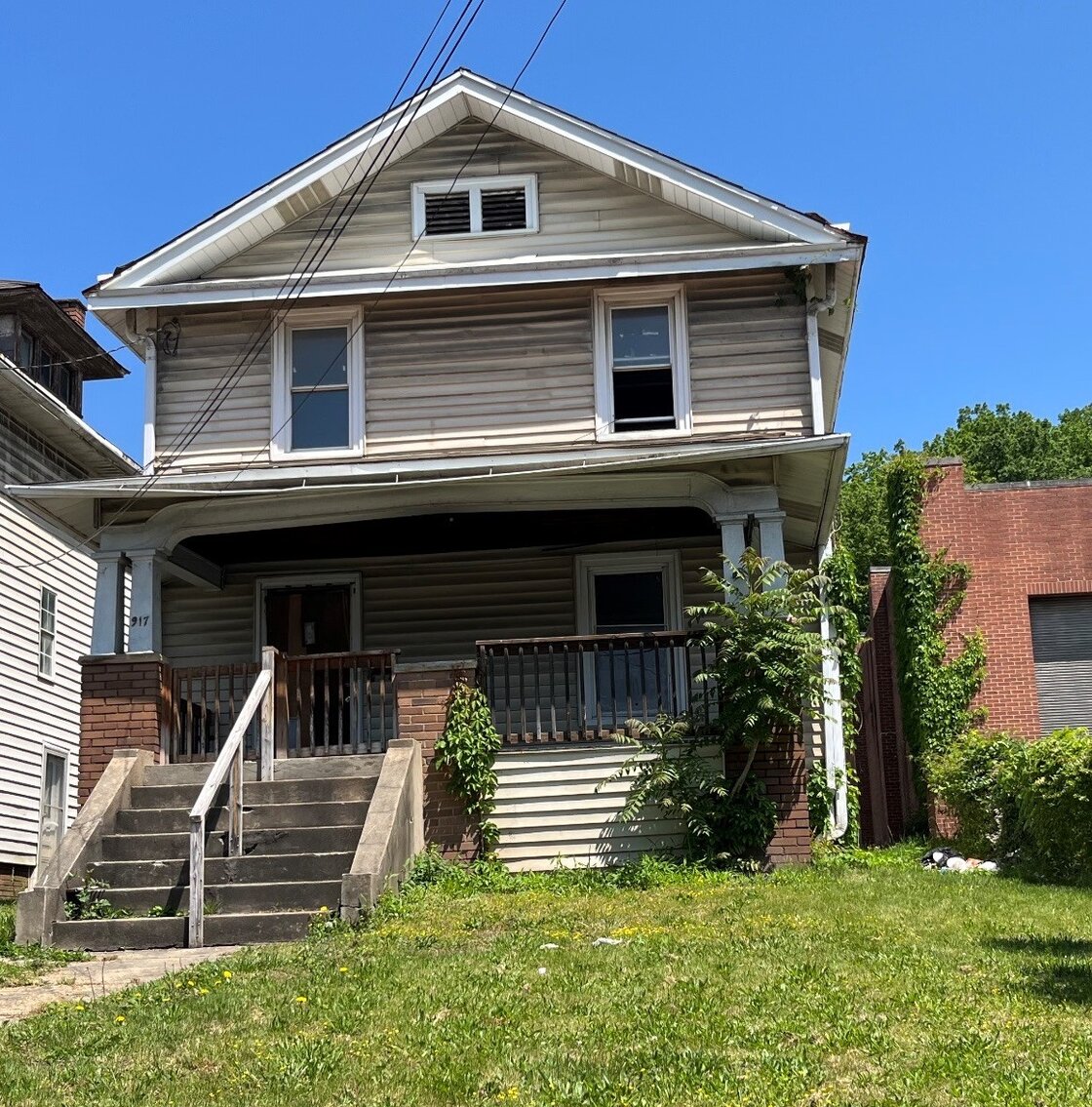 SOLD Large Commercial Building & 3 Rental Properties in Charleston