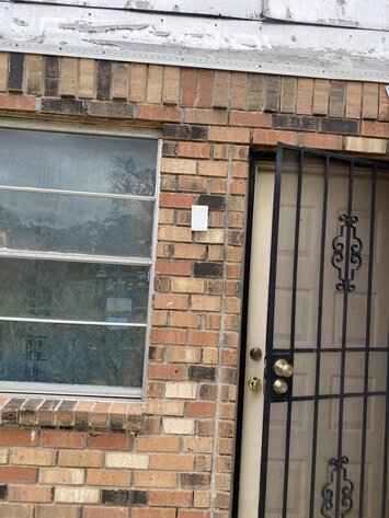 Image for SOLD! $165,000 - Townhouse Double in Kenner - Needs Work