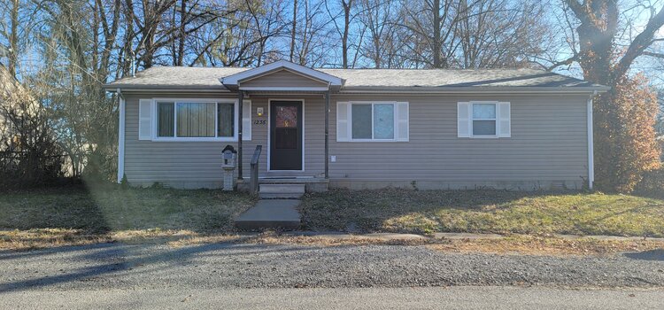 Image for Your Next Project Awaits: 3-Bed Marion Home Online Only Auction