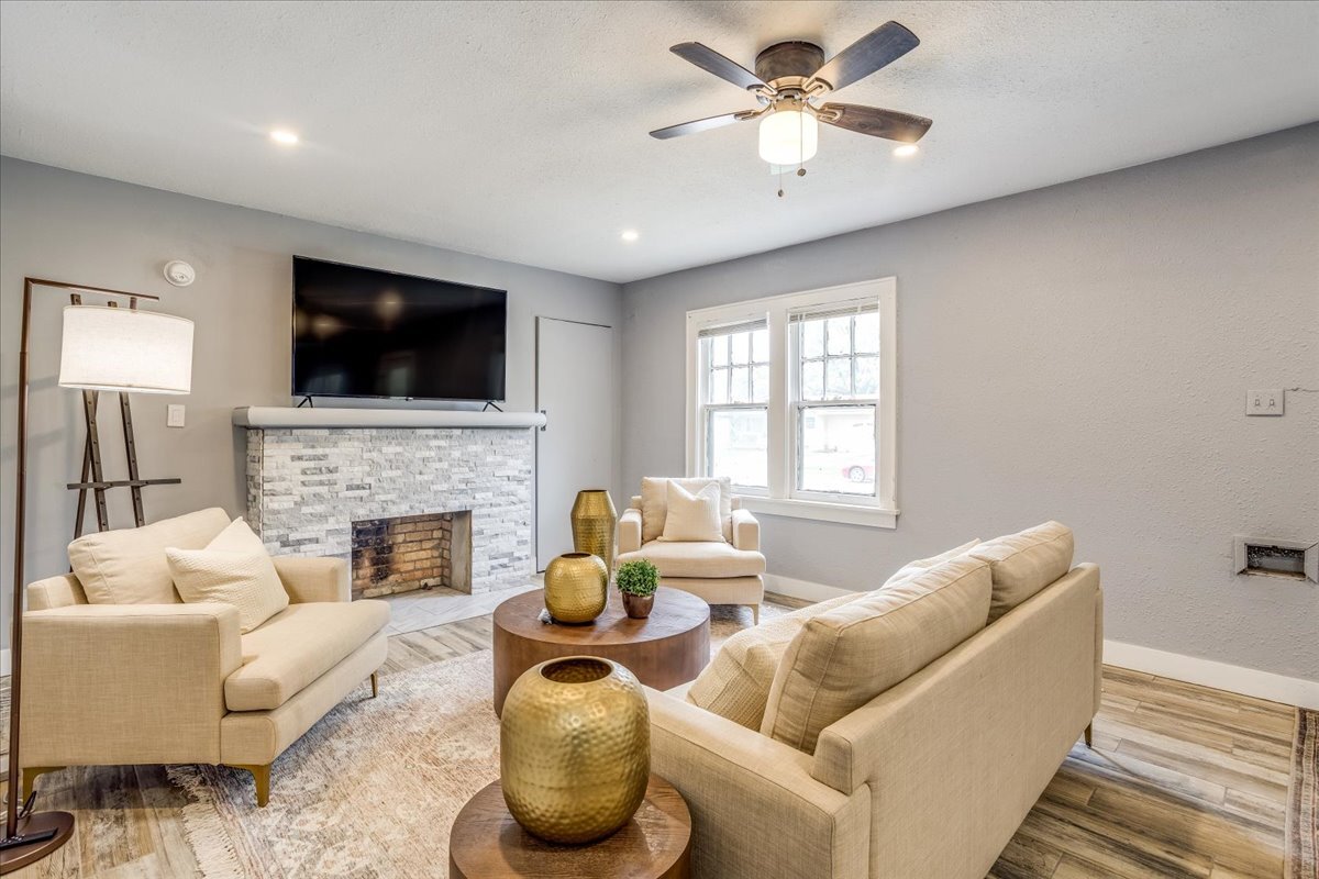 Image for 936 N Mount Carmel Ave, Wichita, KS