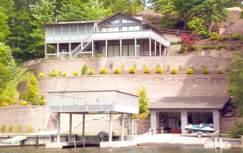 Image for 5 BR Fully Furnished Water Front Home on Claytor Lake.  Only $250K Starting Bid!!
