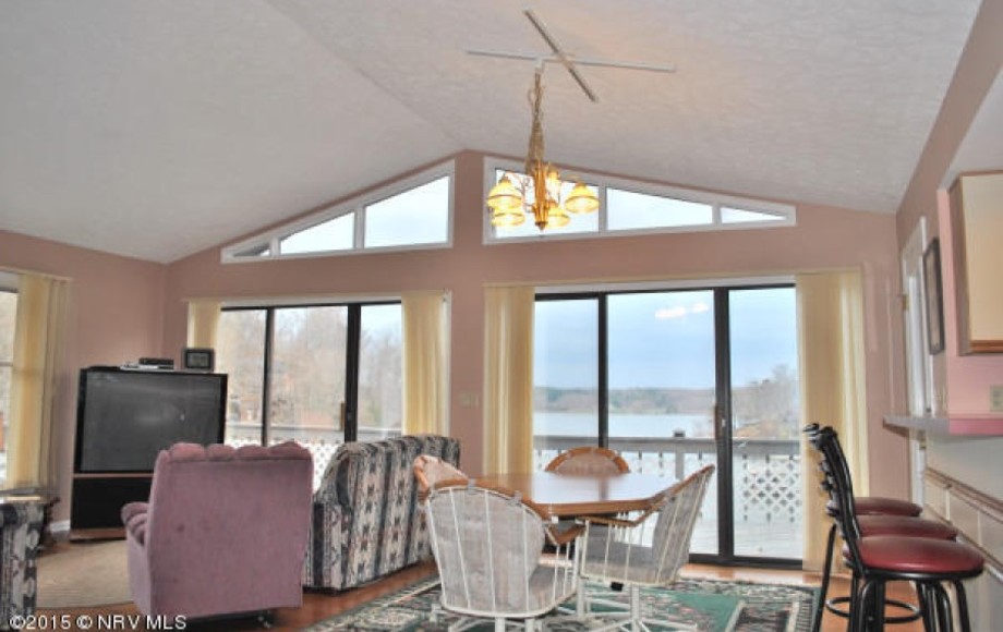 Image for 5 BR Fully Furnished Water Front Home on Claytor Lake.  Only $250K Starting Bid!!