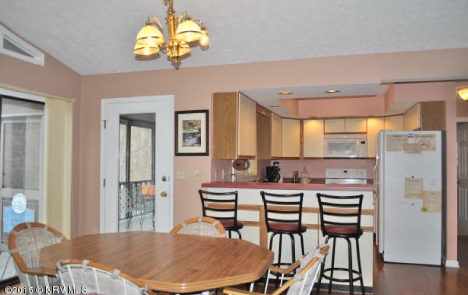 Image for 5 BR Fully Furnished Water Front Home on Claytor Lake.  Only $250K Starting Bid!!