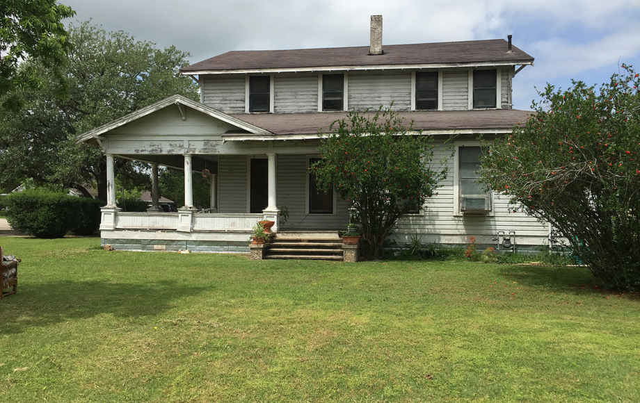 Image for PUBLIC AUCTION- Live and Simulcast-Online  GIDDINGS, TEXAS - 717 E. Washington, Giddings, TX