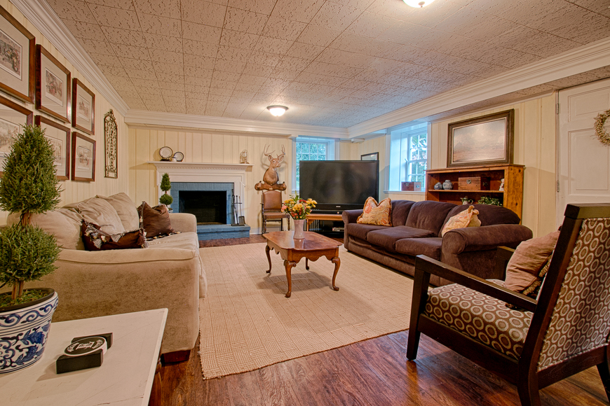 Image for Eagle House Mansion (click)