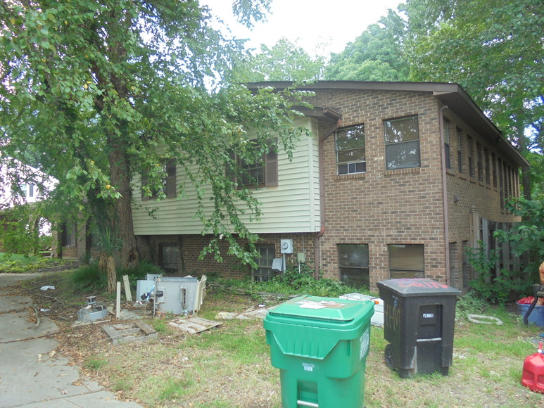 Image for ALL UNDER CONTRACT~REAL ESTATE AUCTIONS (HOUSE, COMMERCIAL BUILDING, 7-VACANT LOTS, SOME PERSONAL PROPERTY)