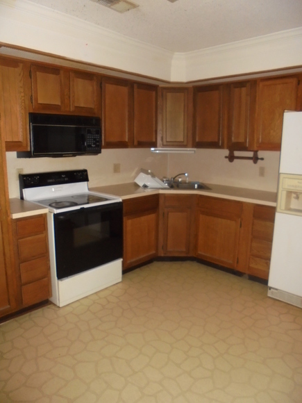 Image for ALL UNDER CONTRACT~REAL ESTATE AUCTIONS (HOUSE, COMMERCIAL BUILDING, 7-VACANT LOTS, SOME PERSONAL PROPERTY)