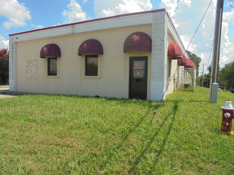 Image for ALL UNDER CONTRACT~REAL ESTATE AUCTIONS (HOUSE, COMMERCIAL BUILDING, 7-VACANT LOTS, SOME PERSONAL PROPERTY)
