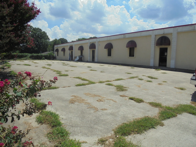 Image for ALL UNDER CONTRACT~REAL ESTATE AUCTIONS (HOUSE, COMMERCIAL BUILDING, 7-VACANT LOTS, SOME PERSONAL PROPERTY)