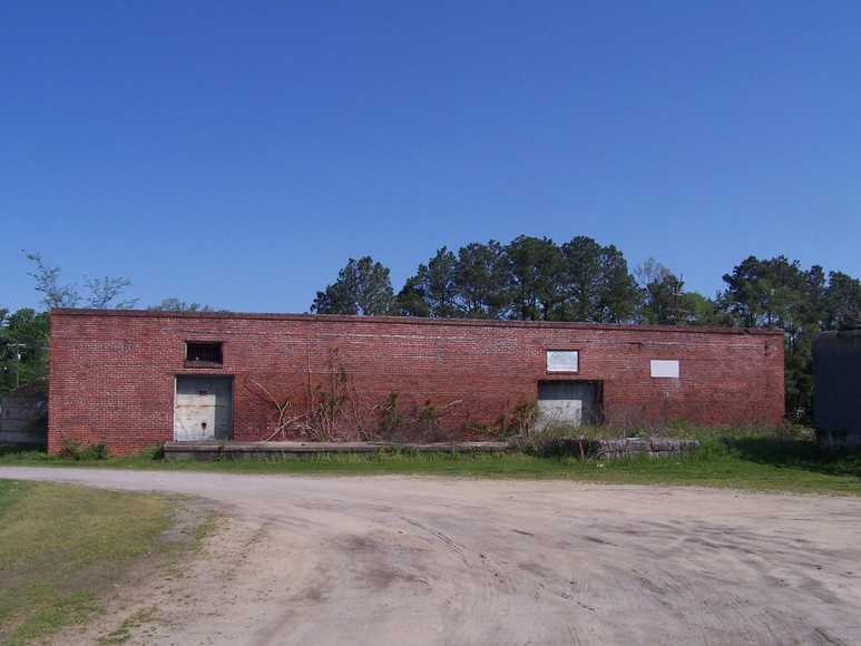 (Sale 26 of 27) 304 W. Main St., Waverly, VA