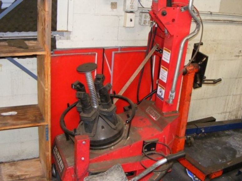 Image for Idependence Hummer Dealership Liquidation--Charlotte, NC