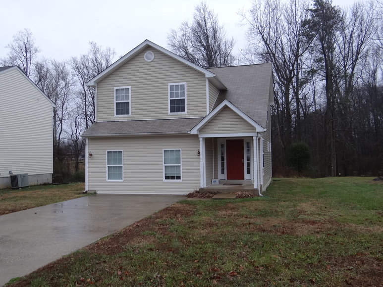 5 BR/2.5 BA HOME in DOWNTOWN MONTROSS, VA (WESTMORLAND COUNTY)SELLS