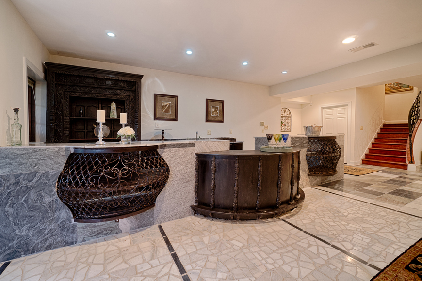 Image for Online Pershing Manor, Arlington VA (click)