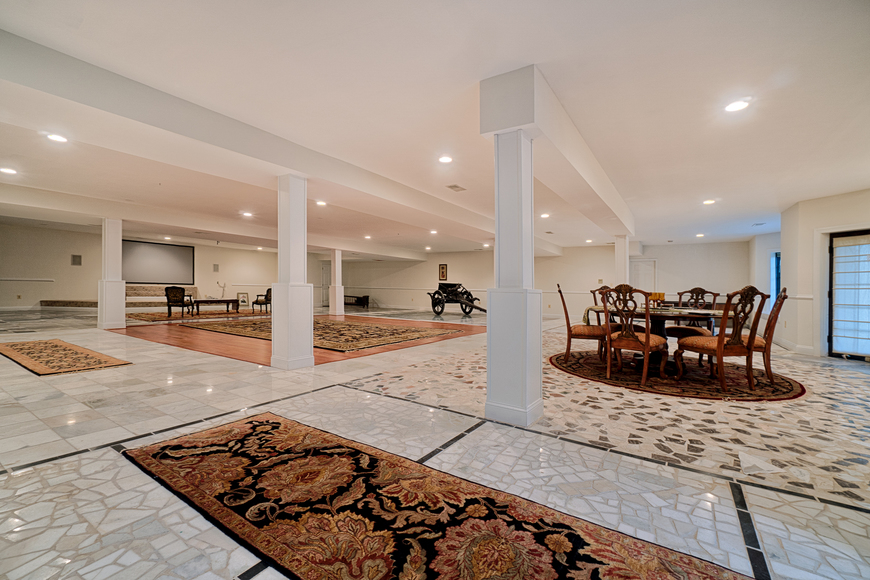 Image for Online Pershing Manor, Arlington VA (click)