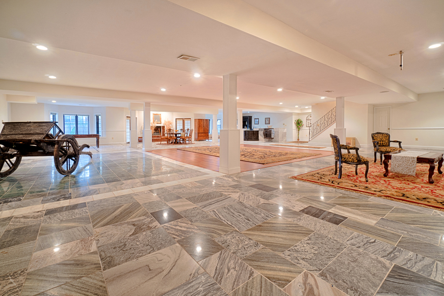 Image for Online Pershing Manor, Arlington VA (click)