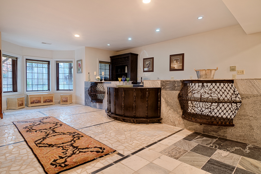 Image for Online Pershing Manor, Arlington VA (click)