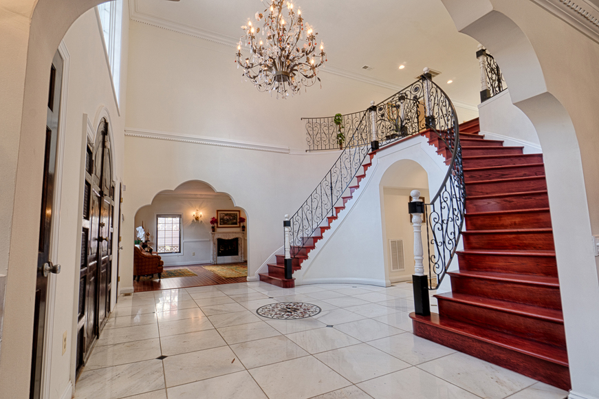 Image for Online Pershing Manor, Arlington VA (click)