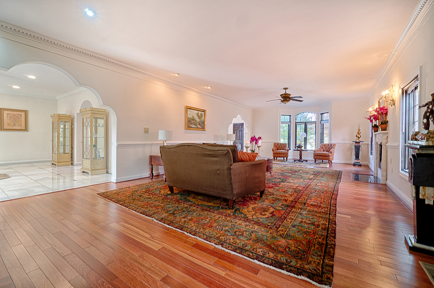 Image for Online Pershing Manor, Arlington VA (click)