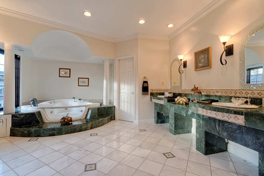 Image for Online Pershing Manor, Arlington VA (click)