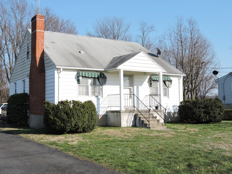 2 BR/1 BA HOME w/BASEMENT in LOUDOUN COUNTY, VASELLS to the HIGHEST