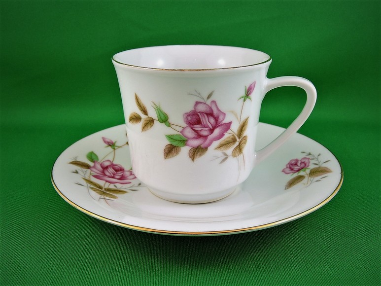 Image for TEA TIME DELICATE CHINA CUPS AND SAUCERS BRITISH JAPAN CHINA EUROPE