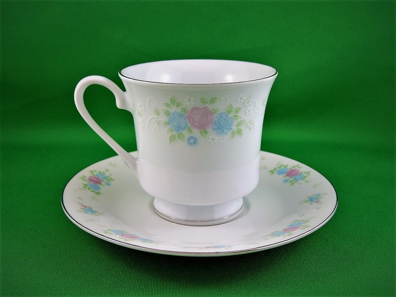 Image for TEA TIME DELICATE CHINA CUPS AND SAUCERS BRITISH JAPAN CHINA EUROPE
