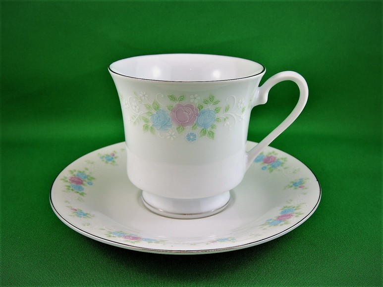 Image for TEA TIME DELICATE CHINA CUPS AND SAUCERS BRITISH JAPAN CHINA EUROPE