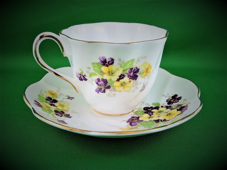 Image for TEA TIME DELICATE CHINA CUPS AND SAUCERS BRITISH JAPAN CHINA EUROPE