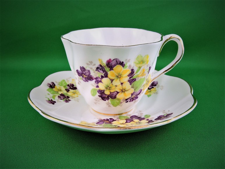 Image for TEA TIME DELICATE CHINA CUPS AND SAUCERS BRITISH JAPAN CHINA EUROPE