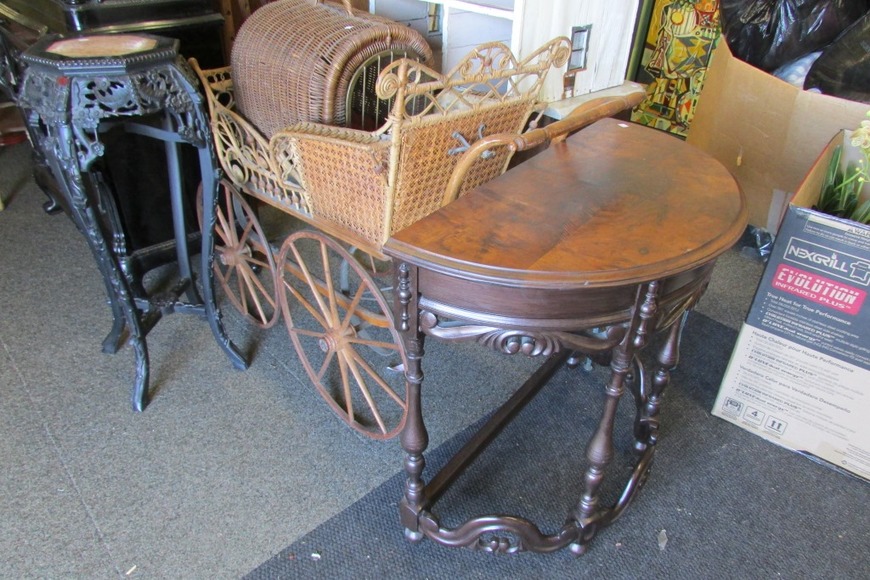 Image for Gallery/Estate Auction 6-29