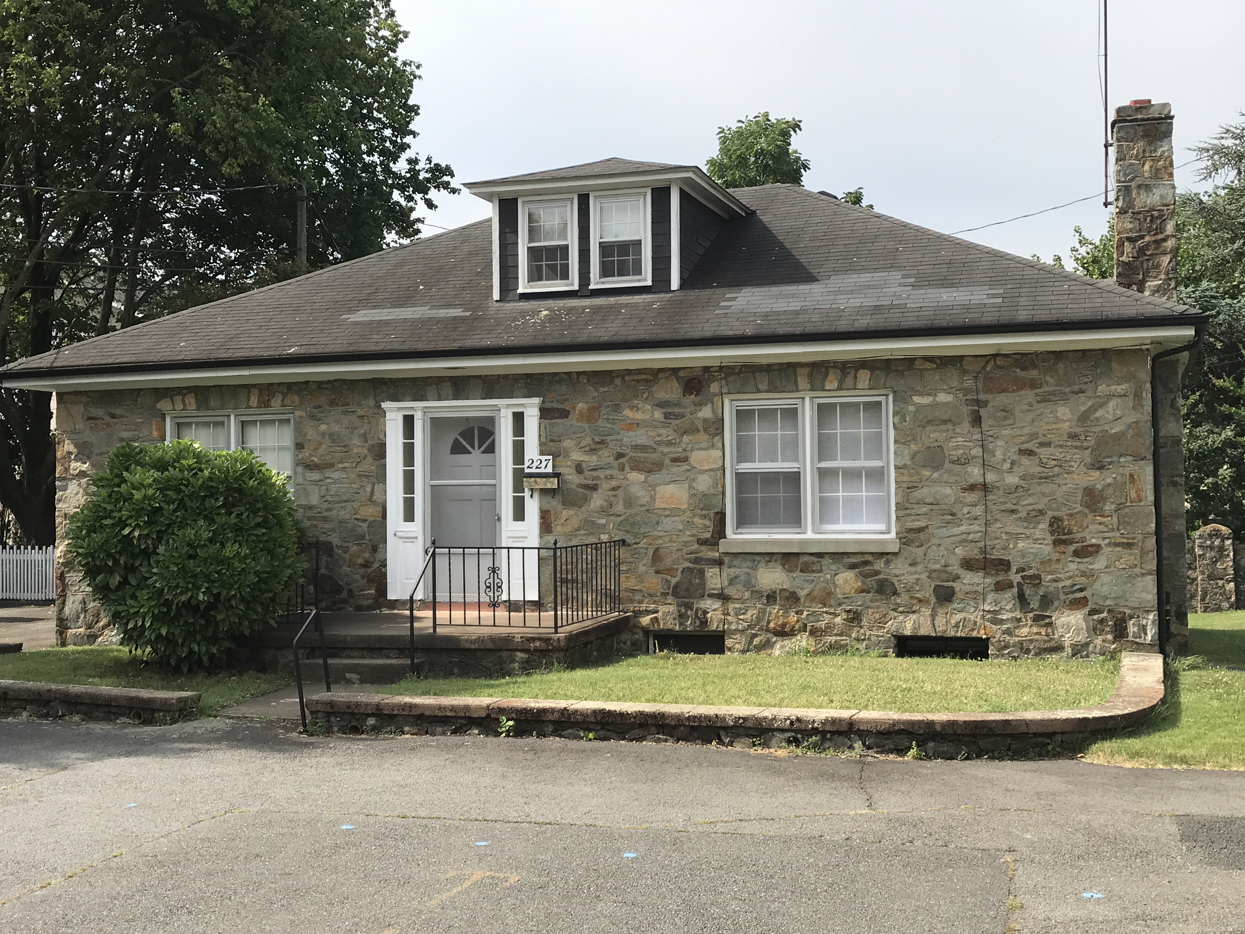 3 Br 1 5 Ba Stone Home In Old Town Leesburg Va Loudoun County