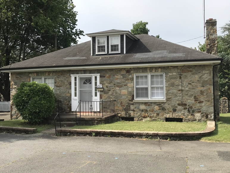 3 BR/1.5 BA Stone Home in Old Town Leesburg, VALoudoun County!!