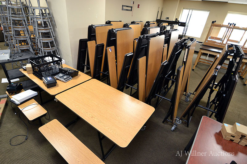 (14) Portable Folding Cafeteria Tables
