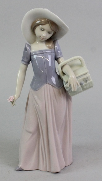 Image for Online Only - Lladro Collection: 9-5-17